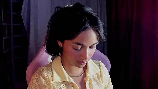 MelanyOconner online show from 25, 4, 2026