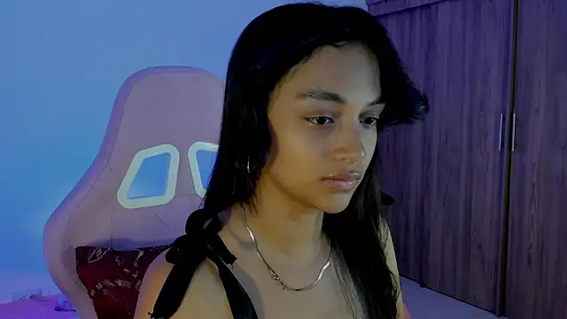 MelanyOconner online show from 25, 6, 2026