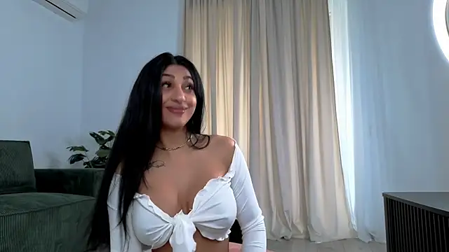 EmaHallee online show from 21, 7, 2026