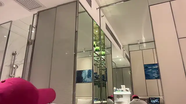 heywilliam online show from 14, 10, 2025