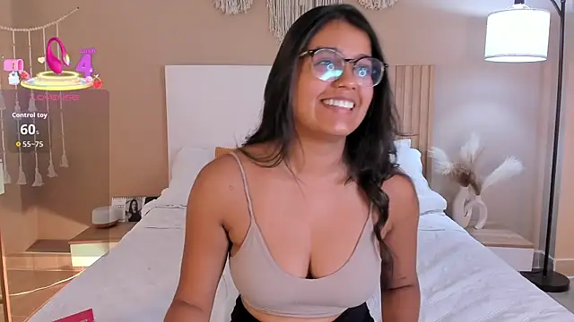 Camila Bustamante online show from 17, 4, 2026