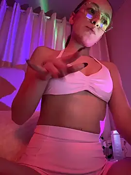 Ellie lowell online show from 7, 4, 2026