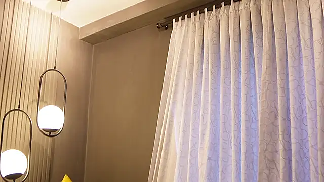 Ariaa Isabell online show from 15, 4, 2026