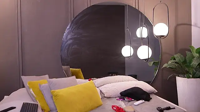 Ariaa Isabell online show from 23, 4, 2026