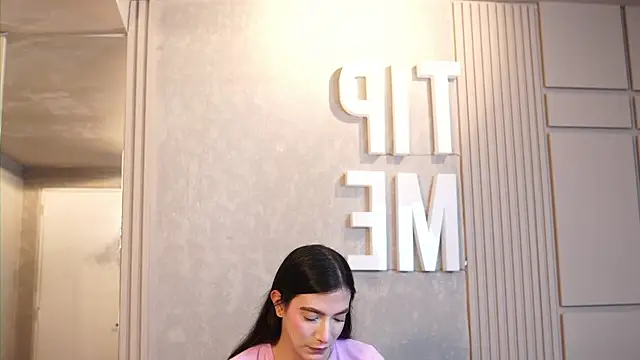 Ariaa Isabell online show from 27, 4, 2026