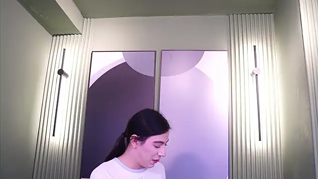 Ariaa Isabell online show from 11, 7, 2026