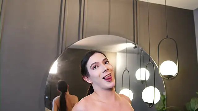 Ariaa Isabell online show from 15, 7, 2026