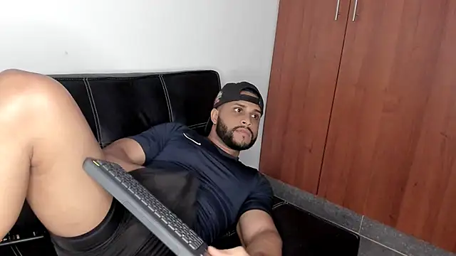 Snapshot of Pier_Simons chatting on 23, 10, 2025 Pier Simons online show from 23, 10, 2025