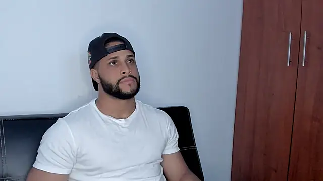 Snapshot of Pier_Simons chatting on 25, 10, 2025 Pier Simons online show from 25, 10, 2025