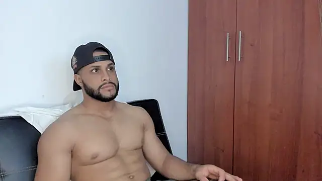 Snapshot of Pier_Simons chatting on 28, 10, 2025 Pier Simons online show from 28, 10, 2025