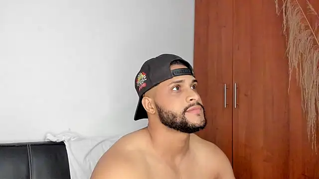 Snapshot of Pier_Simons chatting on 29, 10, 2025 Pier Simons online show from 29, 10, 2025