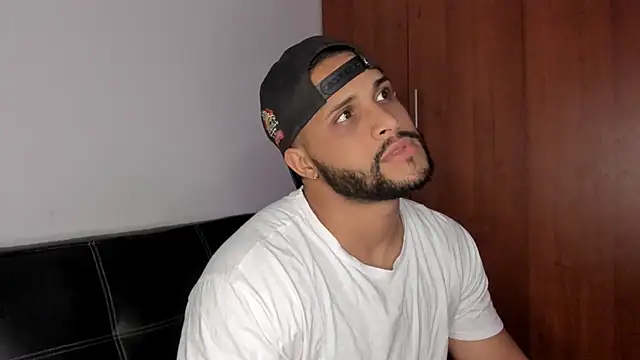 Snapshot of Pier_Simons chatting on 6, 11, 2025 Pier Simons online show from 6, 11, 2025