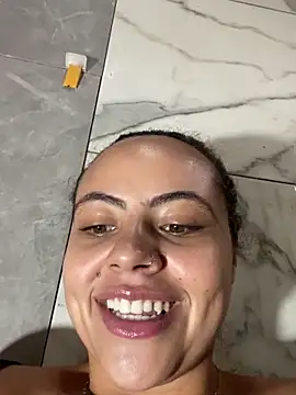 Chloe Leaozinho online show from 14, 4, 2026