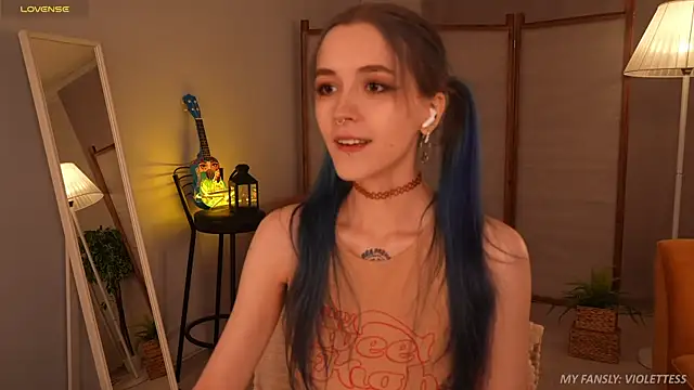 Snapshot of violetesa chatting on 24, 10, 2025 violetesa online show from 24, 10, 2025