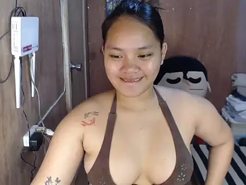 Snapshot of prettykrysgirl chatting on 7, 10, 2025 prettykrysgirl online show from 7, 10, 2025