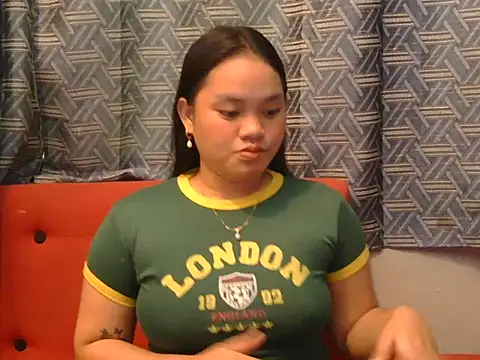 Snapshot of prettykrysgirl chatting on 25, 6, 2026 prettykrysgirl online show from 25, 6, 2026