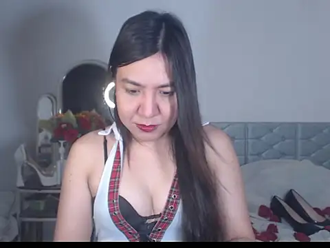 stellahugeX online show from 10, 9, 2025