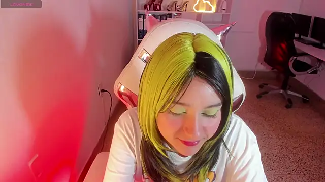 Molly sweetlove online show from 10, 11, 2025