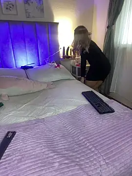 juliana-mancini online show from 19, 4, 2026