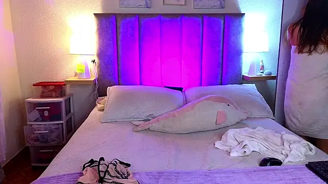 juliana-mancini online show from 20, 4, 2026