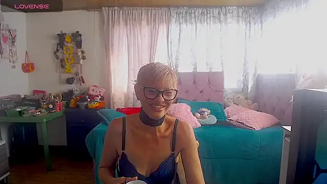 Snapshot of isabella-lips007 chatting on 24, 7, 2026 isabella-lips007 online show from 24, 7, 2026