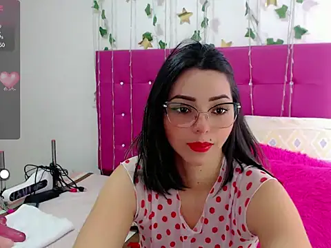 Snapshot of sara_arias00 chatting on 13, 10, 2025 sara arias00 online show from 13, 10, 2025