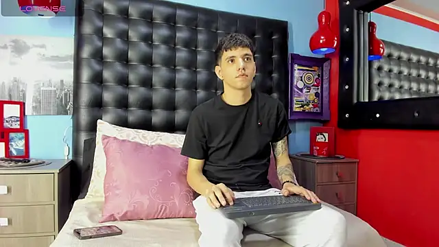 Matteo12  online show from 5, 10, 2025