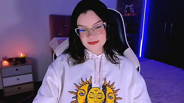 Snapshot of OphelianaRose33 chatting on 21, 9, 2025 OphelianaRose33 online show from 21, 9, 2025