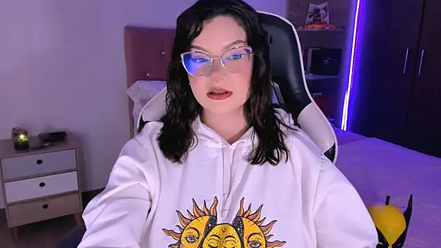 Snapshot of OphelianaRose33 chatting on 29, 9, 2025 OphelianaRose33 online show from 29, 9, 2025