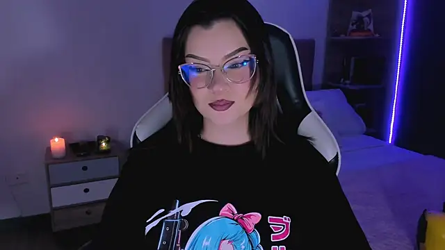 Snapshot of OphelianaRose33 chatting on 6, 10, 2025 OphelianaRose33 online show from 6, 10, 2025