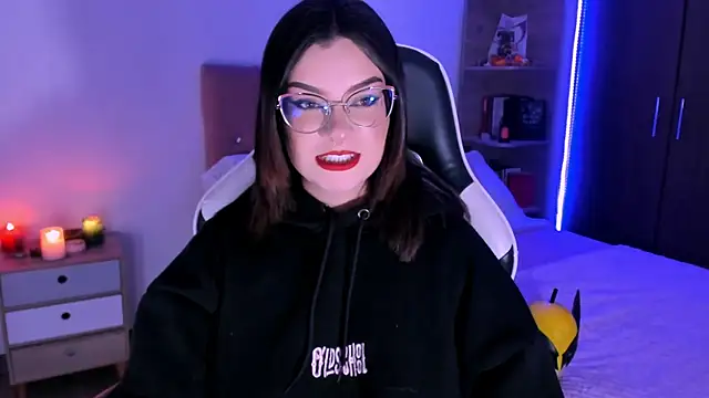 Snapshot of OphelianaRose33 chatting on 25, 10, 2025 OphelianaRose33 online show from 25, 10, 2025