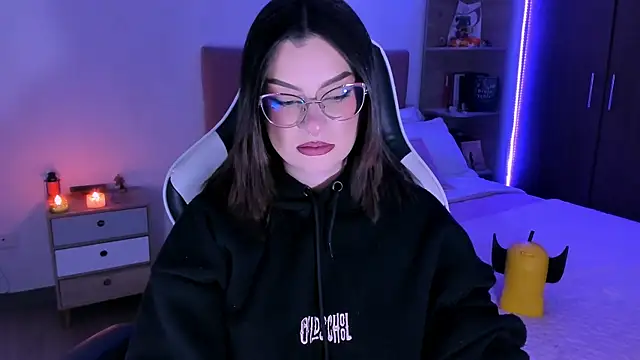 Snapshot of OphelianaRose33 chatting on 7, 11, 2025 OphelianaRose33 online show from 7, 11, 2025