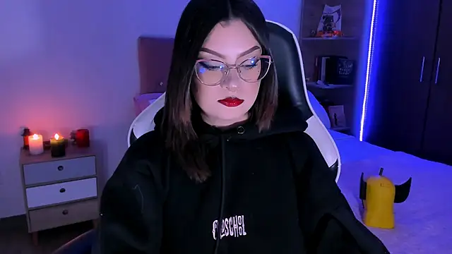 Snapshot of OphelianaRose33 chatting on 14, 11, 2025 OphelianaRose33 online show from 14, 11, 2025