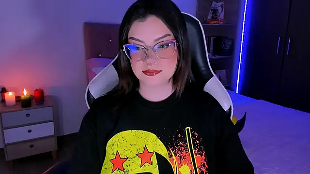 Snapshot of OphelianaRose33 chatting on 15, 11, 2025 OphelianaRose33 online show from 15, 11, 2025