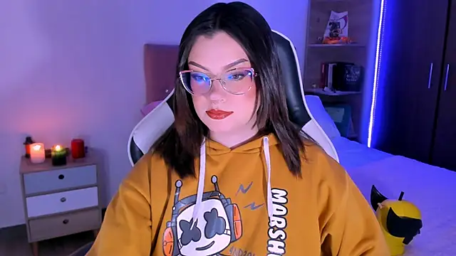 Snapshot of OphelianaRose33 chatting on 16, 11, 2025 OphelianaRose33 online show from 16, 11, 2025