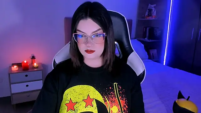 Snapshot of OphelianaRose33 chatting on 24, 11, 2025 OphelianaRose33 online show from 24, 11, 2025