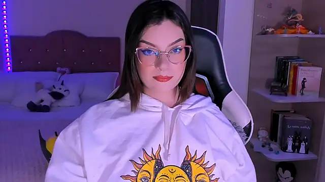 Snapshot of OphelianaRose33 chatting on 18, 12, 2025 OphelianaRose33 online show from 18, 12, 2025