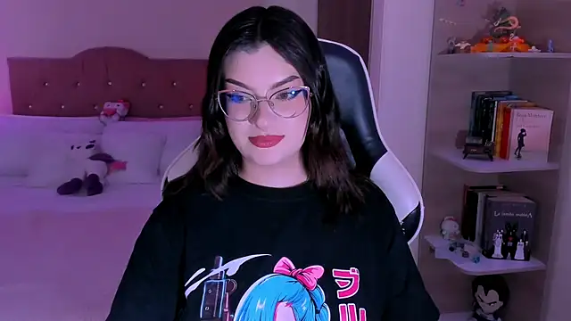 Snapshot of OphelianaRose33 chatting on 19, 12, 2025 OphelianaRose33 online show from 19, 12, 2025