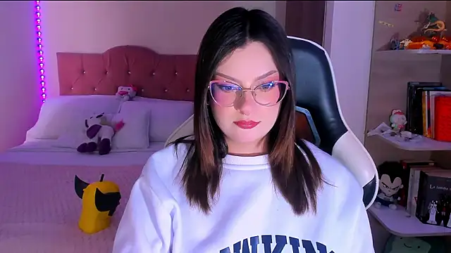 Snapshot of OphelianaRose33 chatting on 17, 2, 2026 OphelianaRose33 online show from 17, 2, 2026