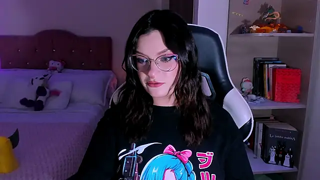 Snapshot of OphelianaRose33 chatting on 23, 2, 2026 OphelianaRose33 online show from 23, 2, 2026