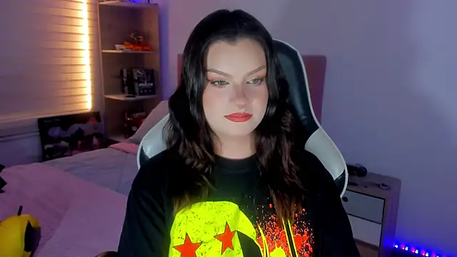 OphelianaRose33 online show from 23, 6, 2026