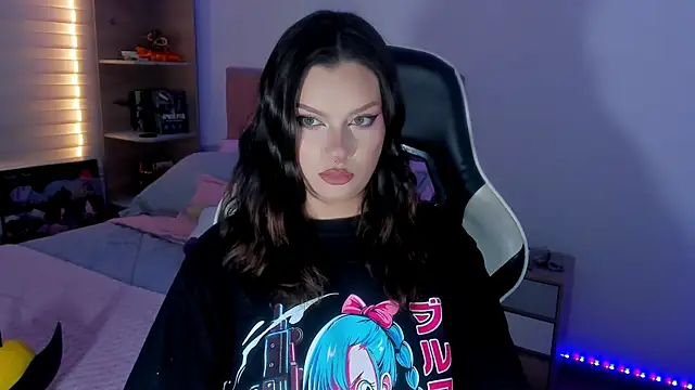 OphelianaRose33 online show from 25, 6, 2026