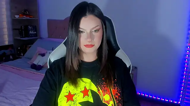 OphelianaRose33 online show from 30, 6, 2026