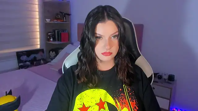 OphelianaRose33 online show from 15, 7, 2026
