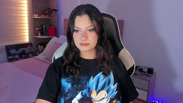 OphelianaRose33 online show from 17, 7, 2026