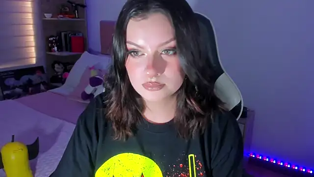 OphelianaRose33 online show from 28, 7, 2026