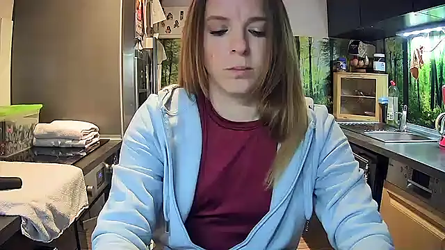 Snapshot of SexyMilf_37 chatting on 26, 9, 2025 SexyMilf 37 online show from 26, 9, 2025