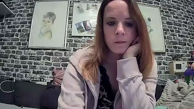 Snapshot of SexyMilf_37 chatting on 29, 9, 2025 SexyMilf 37 online show from 29, 9, 2025