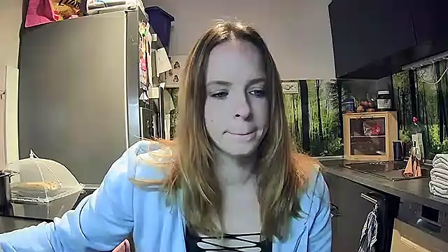 Snapshot of SexyMilf_37 chatting on 30, 9, 2025 SexyMilf 37 online show from 30, 9, 2025