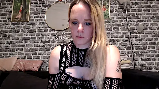 SexyMilf 37 online show from 12, 5, 2026